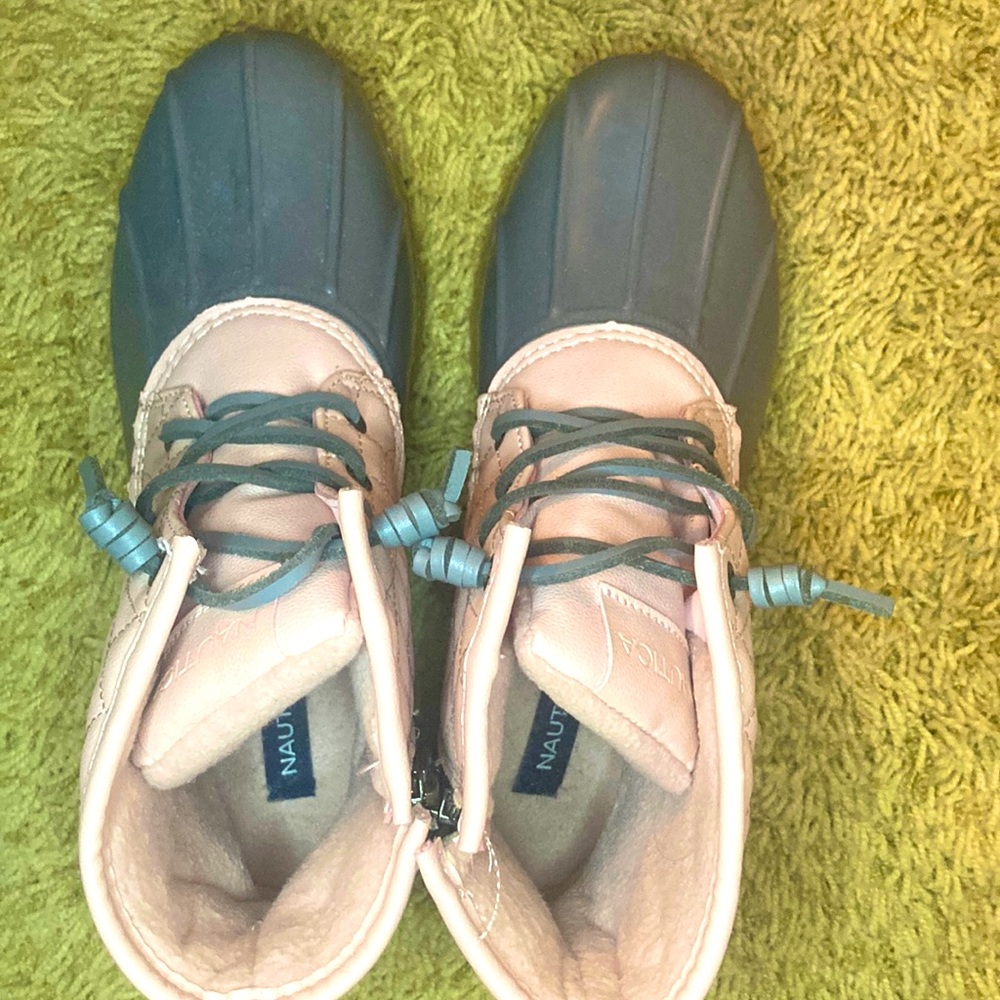 Light pink and gray duck boots- LIKE NEW!
